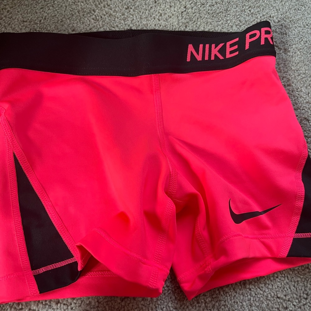 Nike pro shorts small